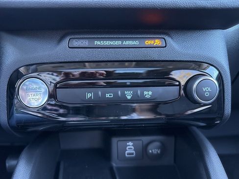 New 2025 Ford Escape SE w/ PHEV Premium Package image 37