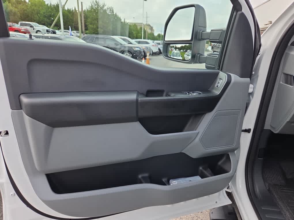 New 2025 Ford F350 XL w/ XL Chrome Package AWD/4WD image 28
