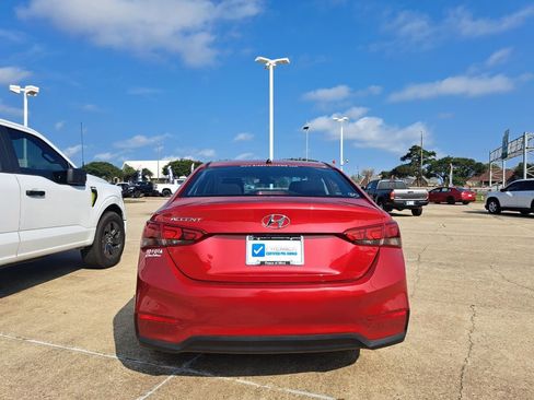 Used 2021 Hyundai Accent SE FWD image 5