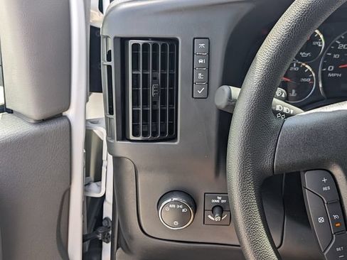 Used 2025 Chevrolet Express 2500 w/ Driver Convenience Package RWD image 15