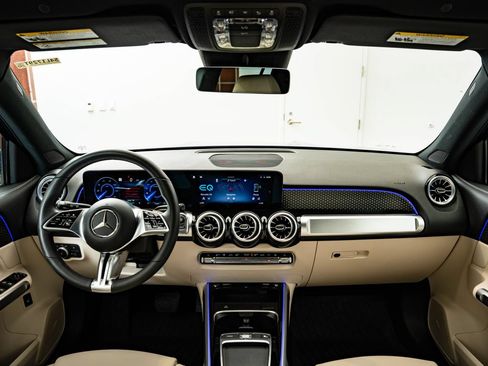 Used 2024 Mercedes-Benz EQB 300 4MATIC image 4
