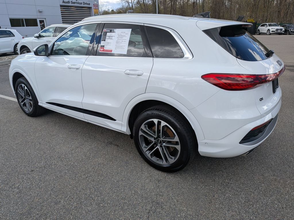 Used 2025 Audi Q5 Premium w/ 19" Wheel Package AWD/4WD image 5