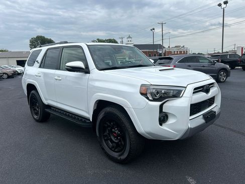 Used 2024 Toyota 4Runner TRD Off-Road Premium w/ Off Road Premium Plus Package AWD/4WD image 3