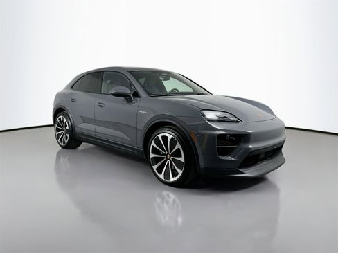 Certified 2025 Porsche Macan 4 Electric image 9
