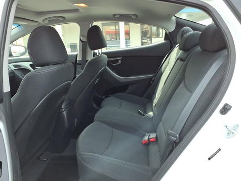 Used 2015 Hyundai Elantra SE w/ Option Group 03 image 5
