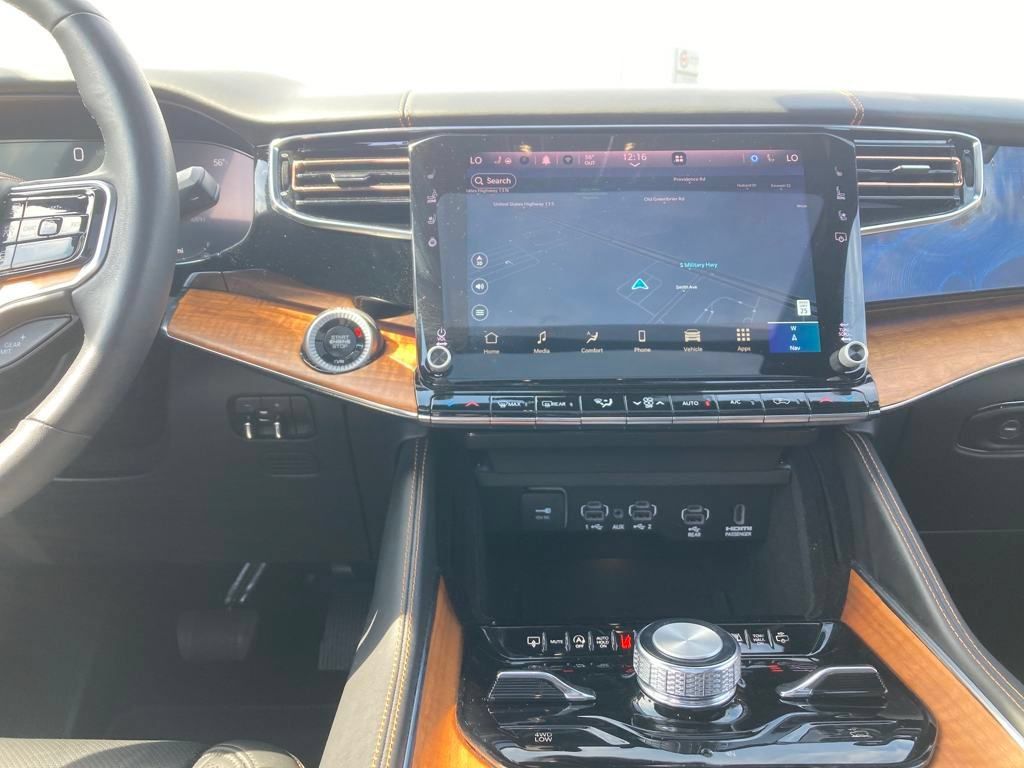New 2024 Jeep Grand Wagoneer L Series III w/ Rear Seat Video Group 1 AWD/4WD image 18