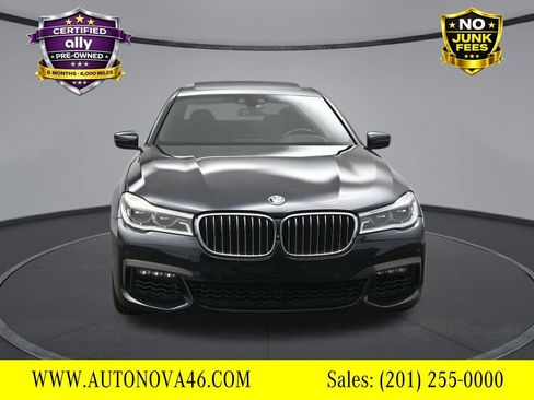 Used 2019 BMW 750i image 9