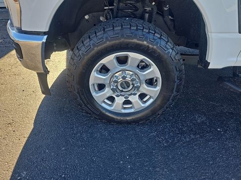 Used 2024 Ford F250 XLT image 4