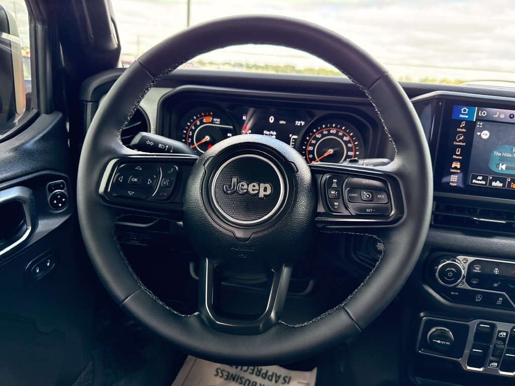 Used 2025 Jeep Wrangler Unlimited Sport AWD/4WD image 14