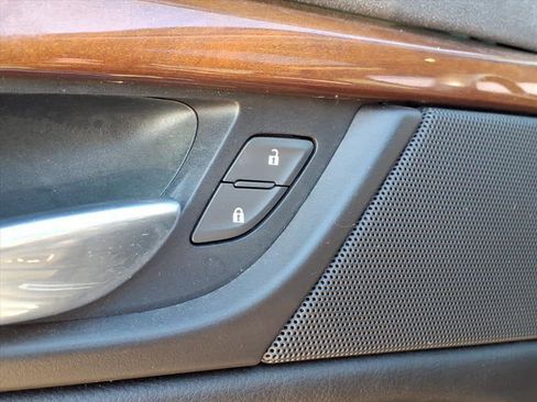 Used 2016 Cadillac Escalade Premium image 10