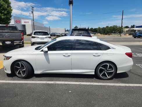 Used 2018 Honda Accord Sport image 8