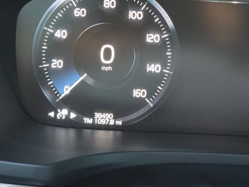 Used 2022 Volvo V60 T5 Cross Country w/ Advanced Package image 28