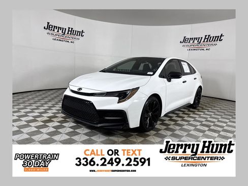 Used 2021 Toyota Corolla SE FWD image 1