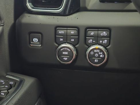 Used 2025 GMC Sierra 3500 Denali w/ Denali Reserve Package image 28