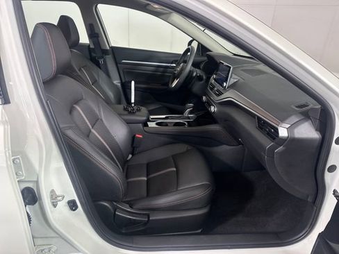 Certified 2025 Nissan Altima 2.5 SR image 28