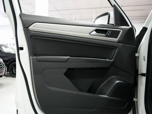 Used 2018 Volkswagen Atlas SE image 28