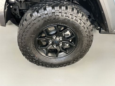 Used 2025 Jeep Wrangler Willys image 11