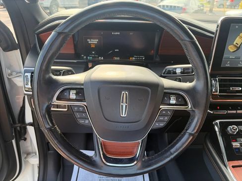 Used 2021 Lincoln Navigator Reserve w/ Luxury Package AWD/4WD image 18