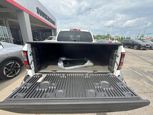 Used 2024 Nissan Frontier S w/ Technology Package RWD image 18