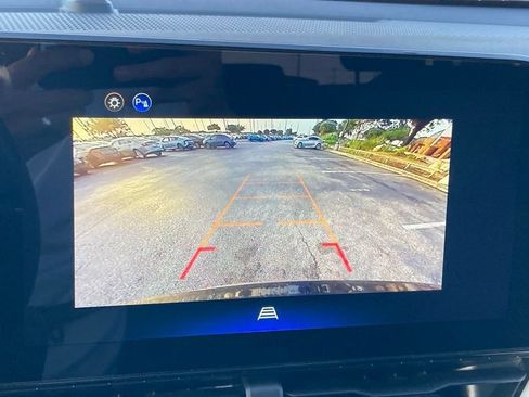 Used 2026 Chevrolet Equinox LT AWD/4WD image 17