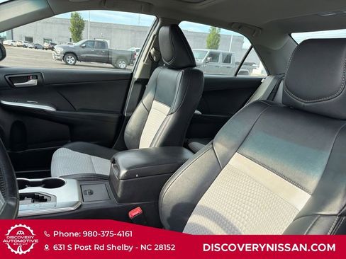 Used 2014 Toyota Camry SE w/ Moonroof Package FWD image 13