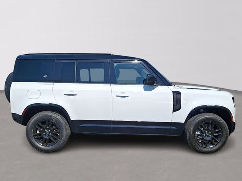 Used 2023 Land Rover Defender 110 X-Dynamic SE AWD/4WD image 7