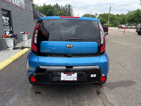 Used 2016 Kia Soul + w/ Designer's Package FWD image 6