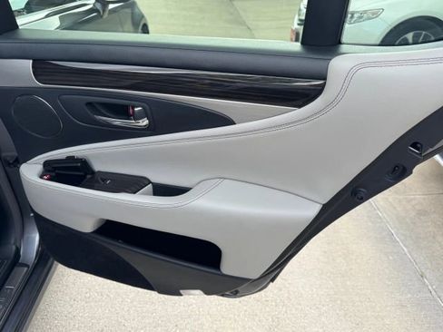 Used 2013 Lexus LS 460 image 33