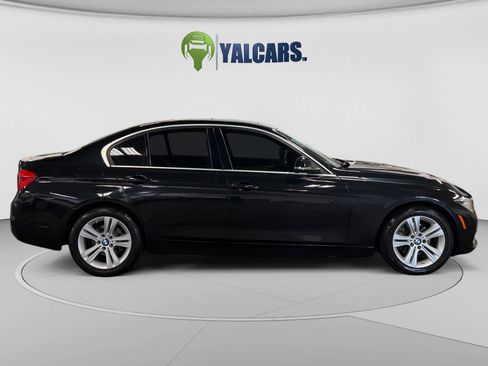 Used 2017 BMW 330i xDrive Sedan w/ Premium Package AWD/4WD image 6