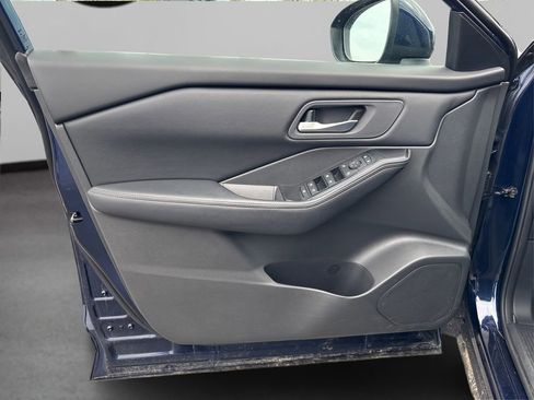 Certified 2026 Nissan Rogue SV AWD/4WD image 17