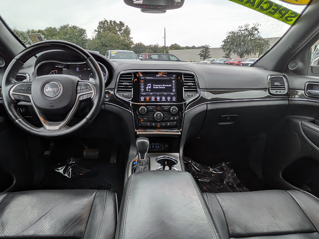 Used 2019 Jeep Grand Cherokee Overland AWD/4WD image 15