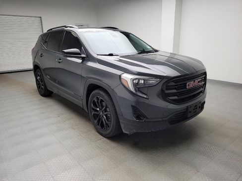 Used 2021 GMC Terrain SLE w/ Driver Convenience Package image 13