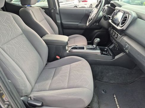 Used 2019 Toyota Tacoma TRD Off-Road w/ Technology Package RWD image 21