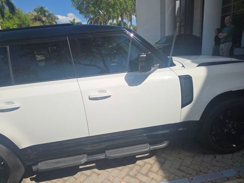 Used 2024 Land Rover Defender 110 X-Dynamic SE image 61