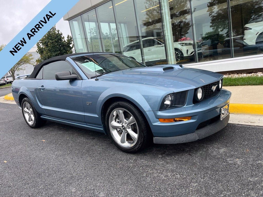 Used 2006 Ford Mustang GT Premium RWD image 1