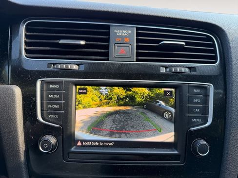 Used 2017 Volkswagen GTI Autobahn FWD image 9