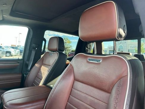 Used 2024 GMC Sierra 1500 Denali Ultimate AWD/4WD image 13