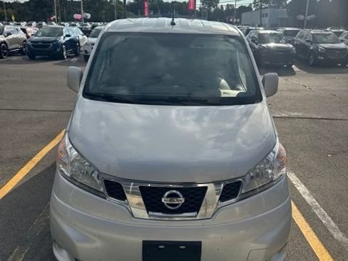 Used 2018 Nissan NV200 SV w/ Navigation Package FWD image 2