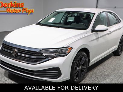 Used 2023 Volkswagen Jetta SE w/ Black Wheel Package