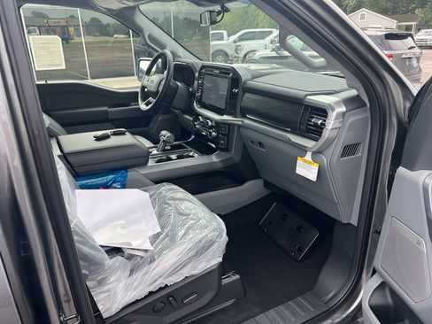 New 2025 Ford F150 Lariat w/ Equipment Group 501A Mid image 16