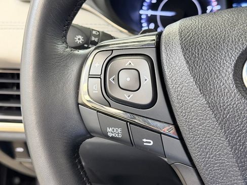 Used 2015 Toyota Avalon Limited FWD image 44