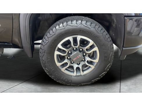 Used 2023 GMC Sierra 2500 AT4 w/ Driver Alert Package I AWD/4WD image 20