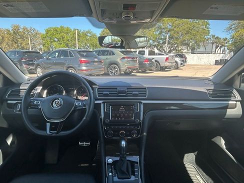 Used 2019 Volkswagen Passat 2.0T SE R-Line image 21
