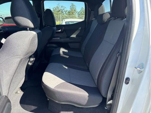 Used 2021 Toyota Tacoma TRD Off-Road w/ Technology Package image 5