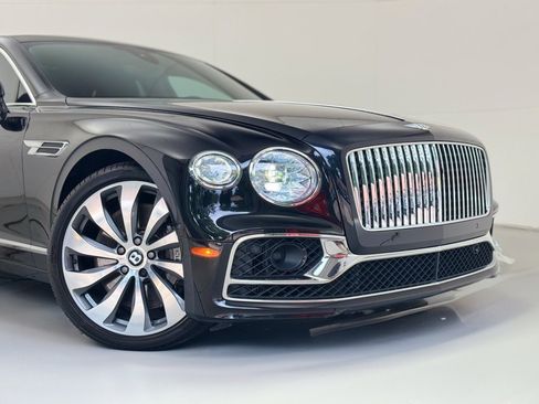 Used 2020 Bentley Flying Spur W12 image 52