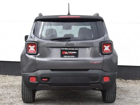 Used 2016 Jeep Renegade Trailhawk w/ Premium Trailhawk Package AWD/4WD image 4