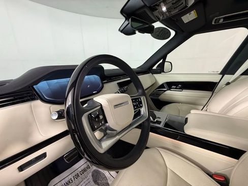 Used 2025 Land Rover Range Rover Long Wheelbase SE AWD/4WD image 6