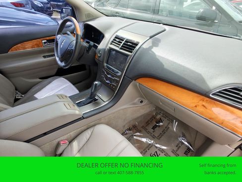 Used 2011 Lincoln MKX 2WD w/ Wood Pkg image 19