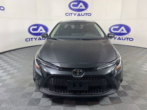 Used 2021 Toyota Corolla LE image 9