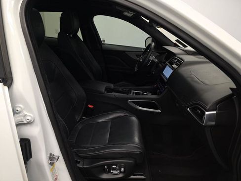 Used 2018 Jaguar F-PACE S image 11